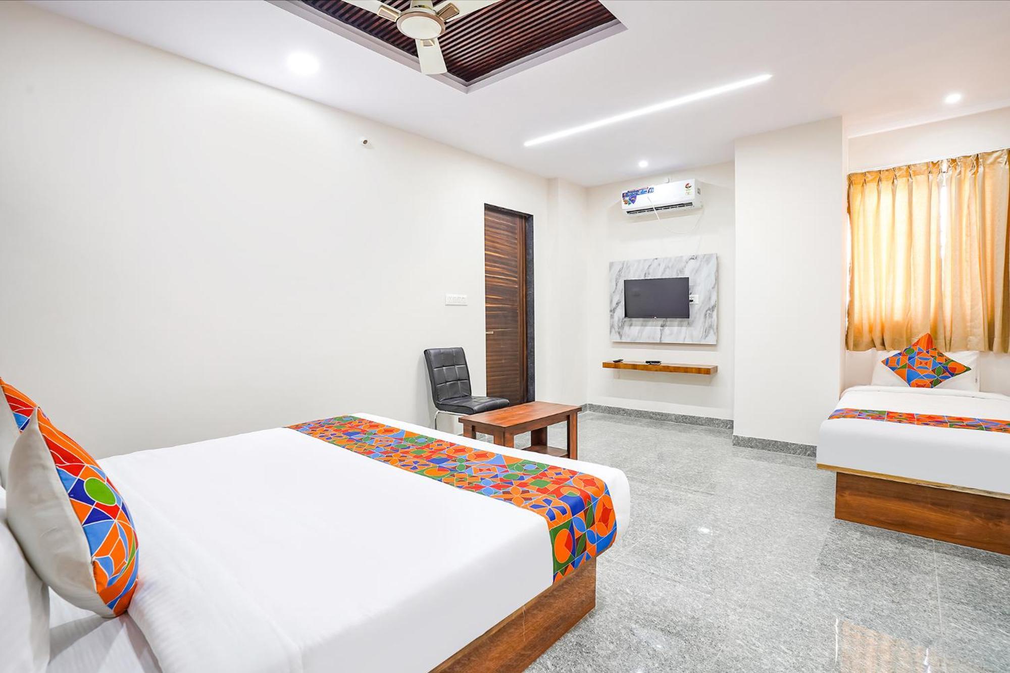Fabhotel Platinum Palace - Nr Magadi Main Road Bengalúr Exteriér fotografie