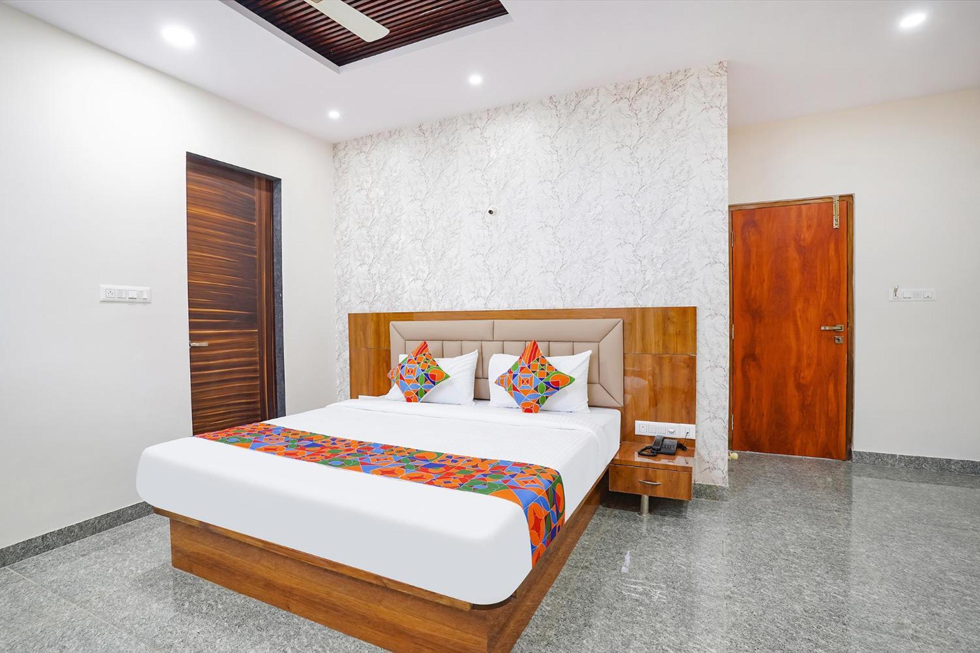 Fabhotel Platinum Palace - Nr Magadi Main Road Bengalúr Exteriér fotografie