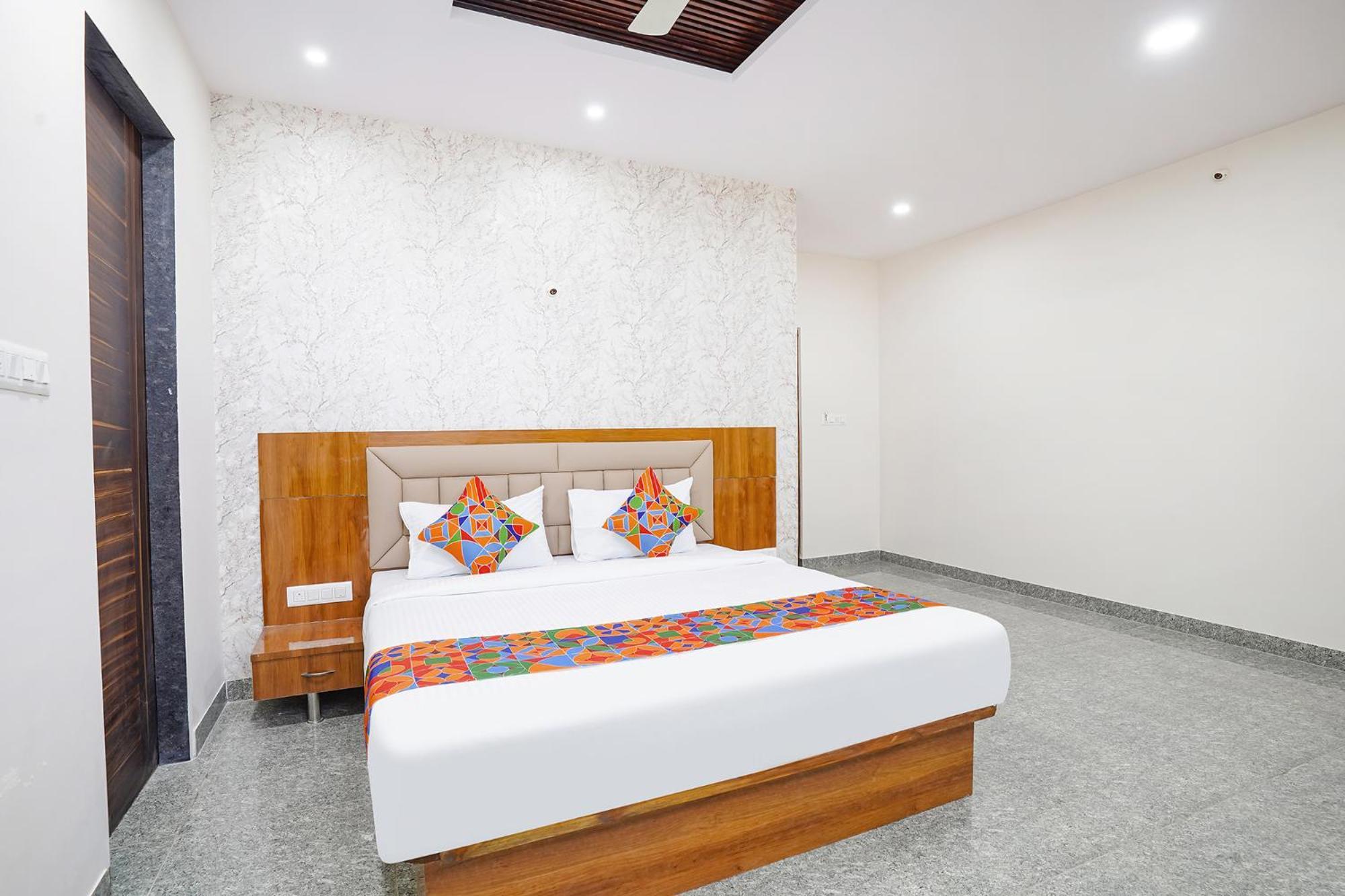 Fabhotel Platinum Palace - Nr Magadi Main Road Bengalúr Exteriér fotografie