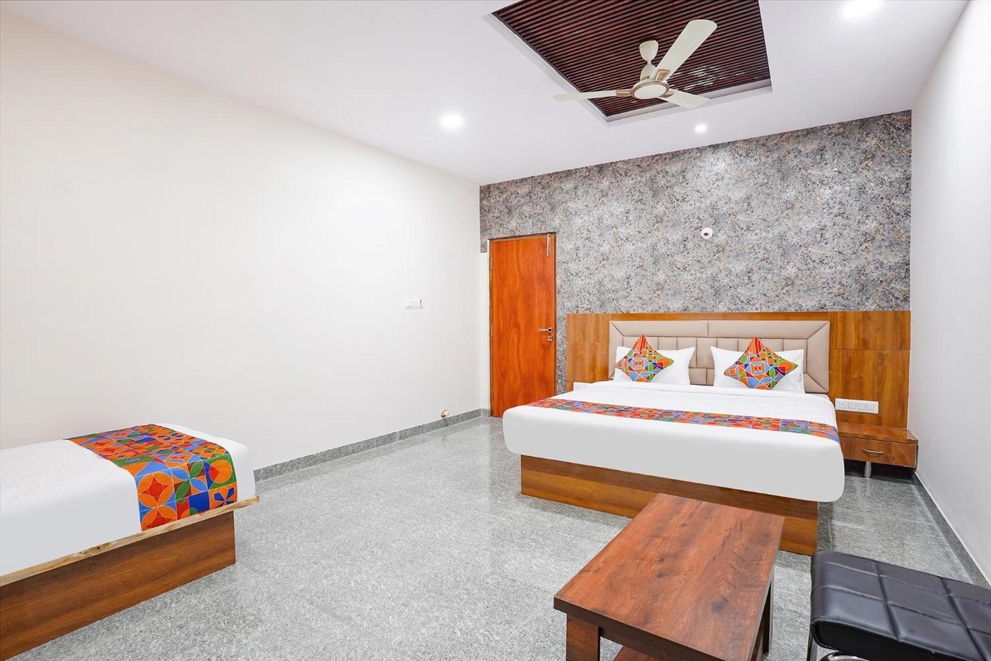 Fabhotel Platinum Palace - Nr Magadi Main Road Bengalúr Exteriér fotografie