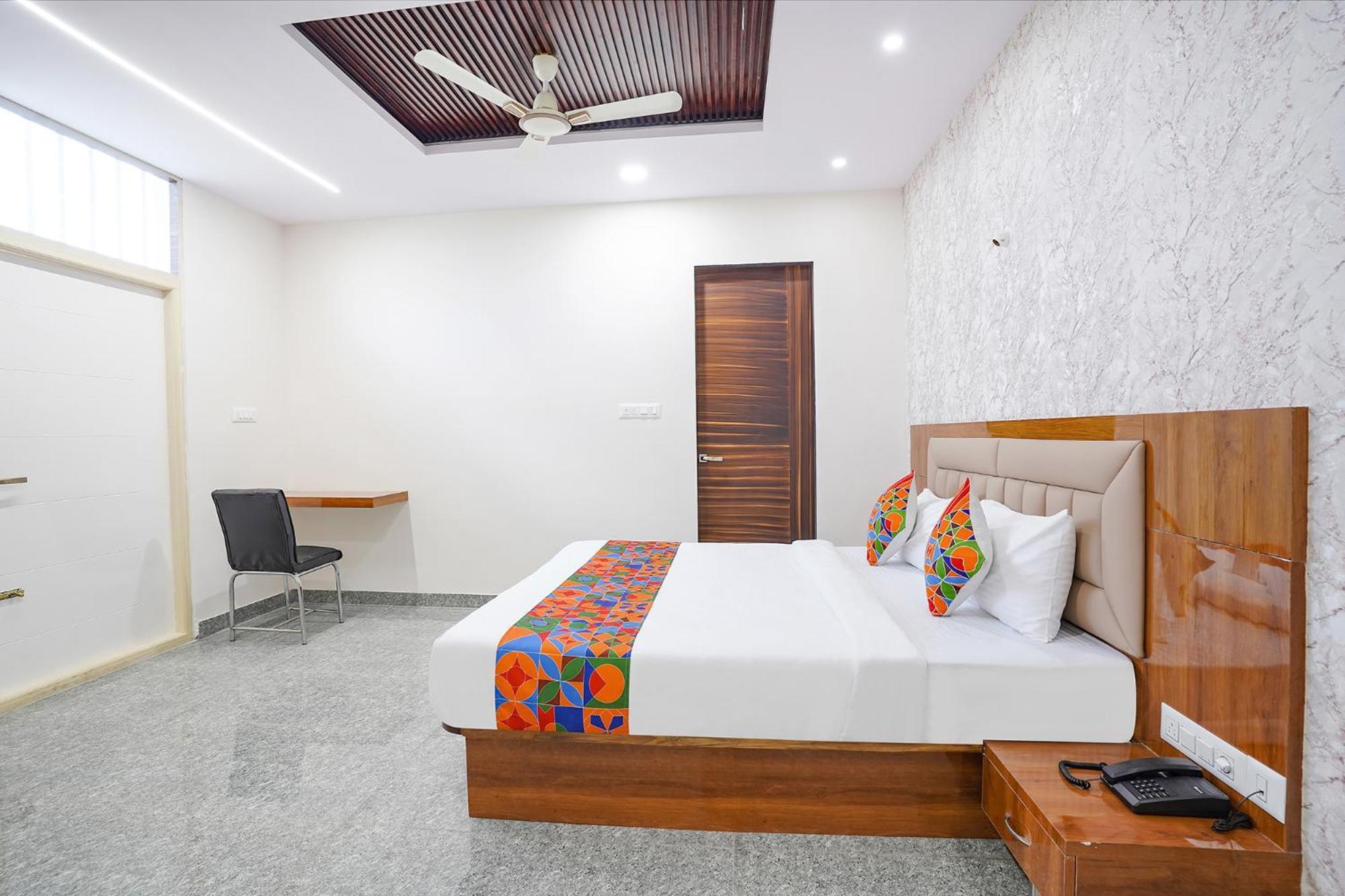 Fabhotel Platinum Palace - Nr Magadi Main Road Bengalúr Exteriér fotografie