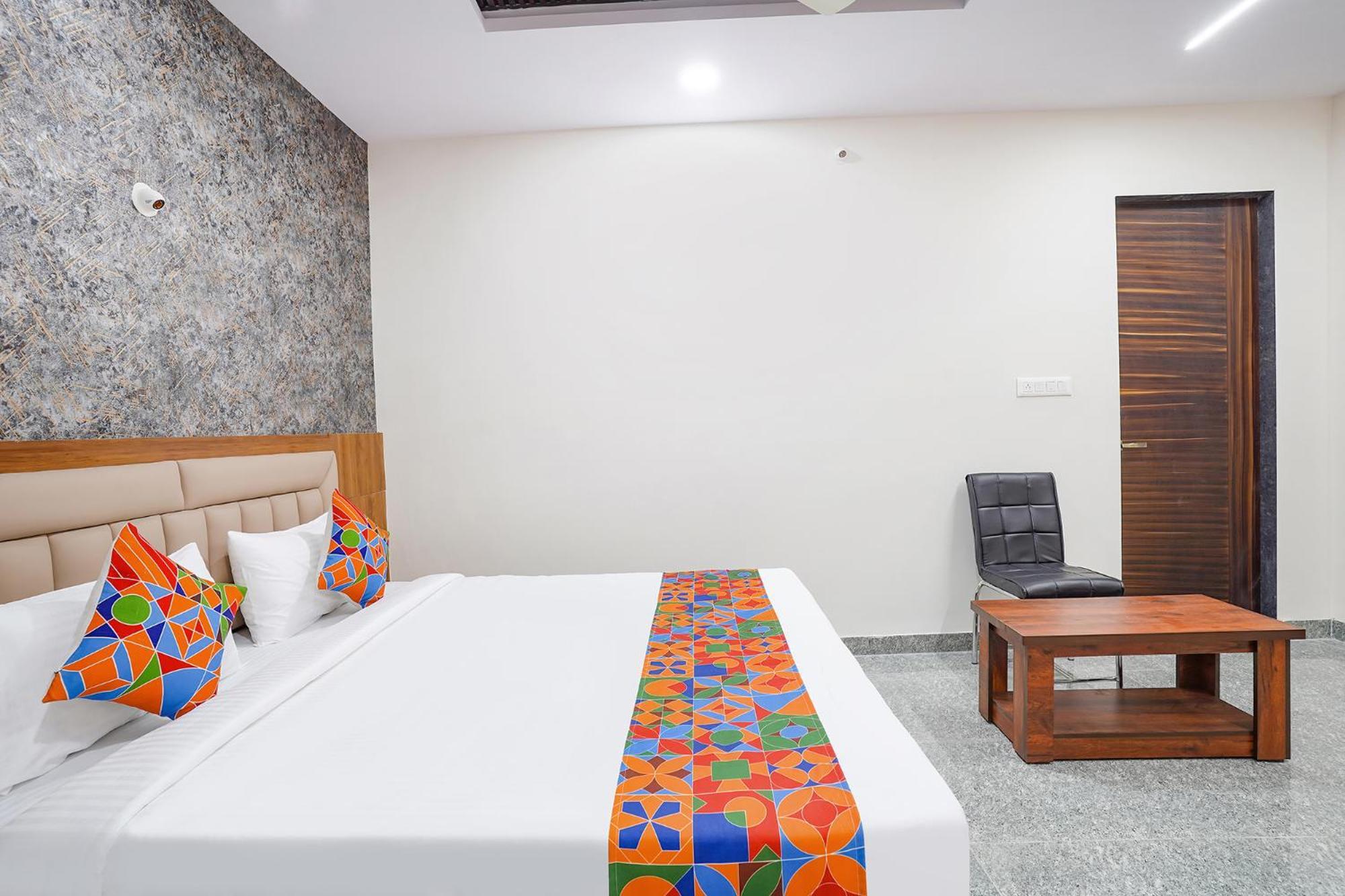 Fabhotel Platinum Palace - Nr Magadi Main Road Bengalúr Exteriér fotografie