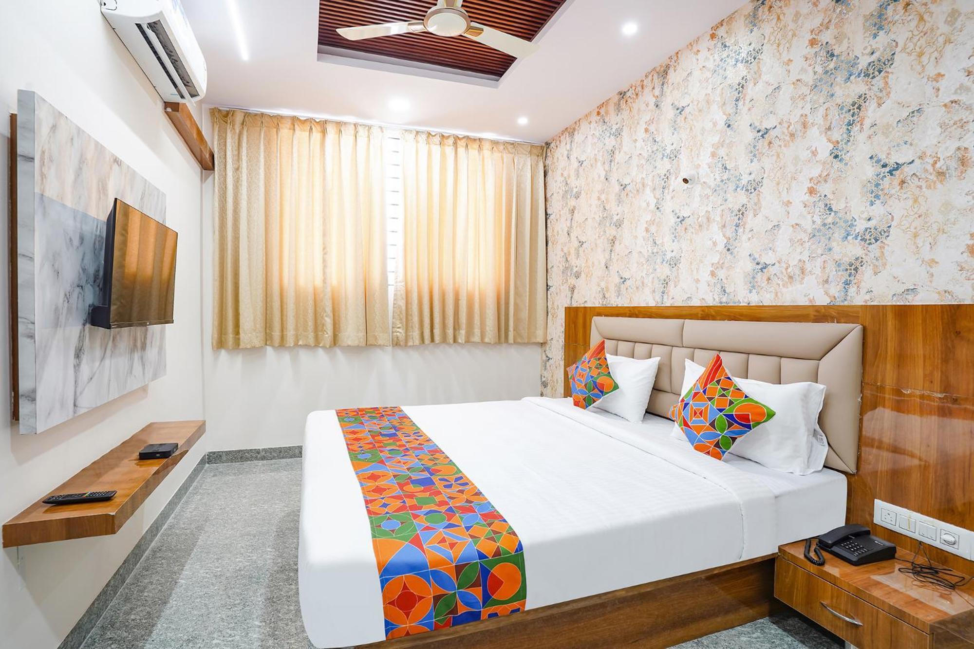 Fabhotel Platinum Palace - Nr Magadi Main Road Bengalúr Exteriér fotografie