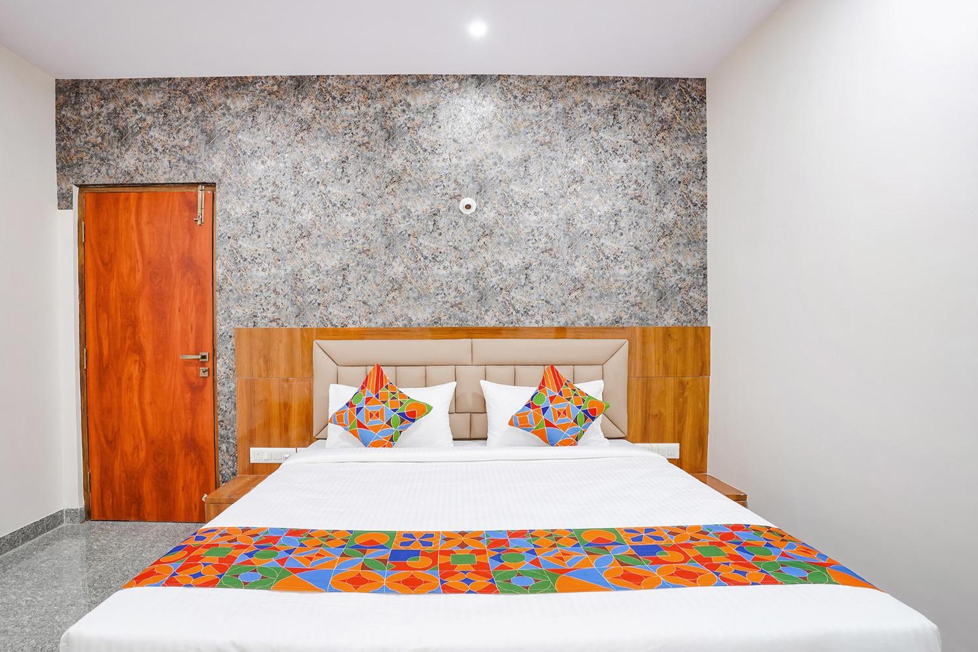 Fabhotel Platinum Palace - Nr Magadi Main Road Bengalúr Exteriér fotografie