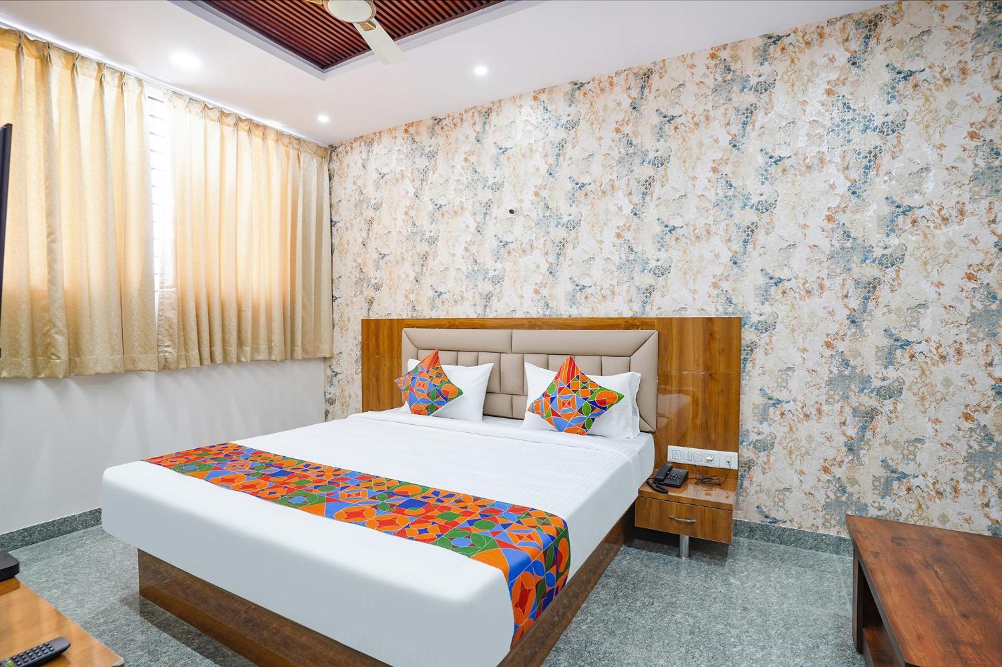 Fabhotel Platinum Palace - Nr Magadi Main Road Bengalúr Exteriér fotografie