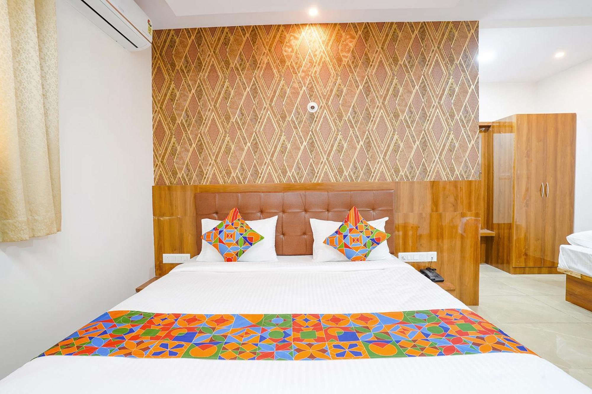 Fabhotel Platinum Palace - Nr Magadi Main Road Bengalúr Exteriér fotografie