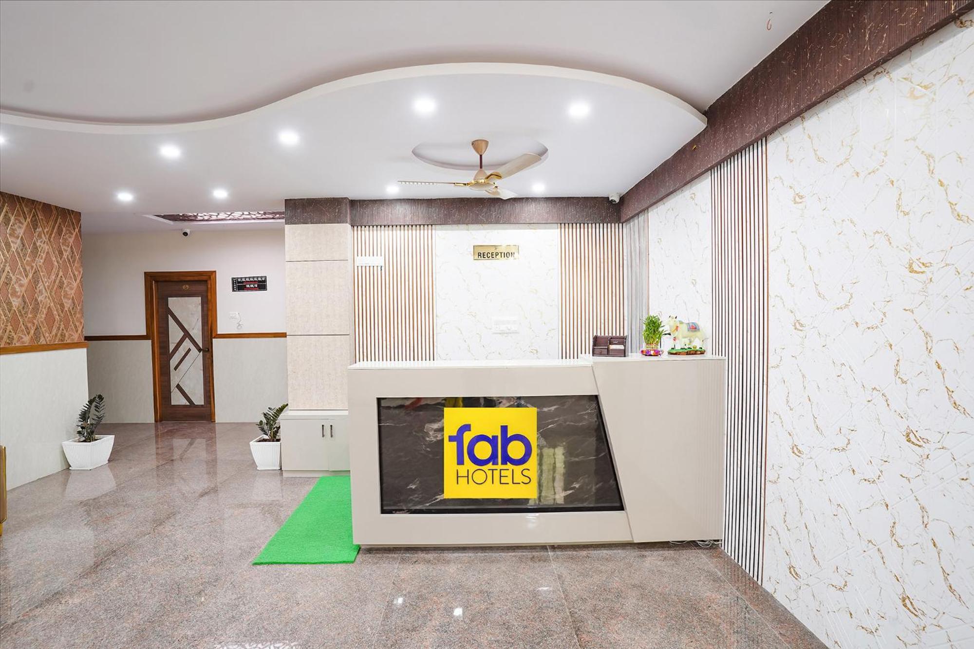 Fabhotel Platinum Palace - Nr Magadi Main Road Bengalúr Exteriér fotografie