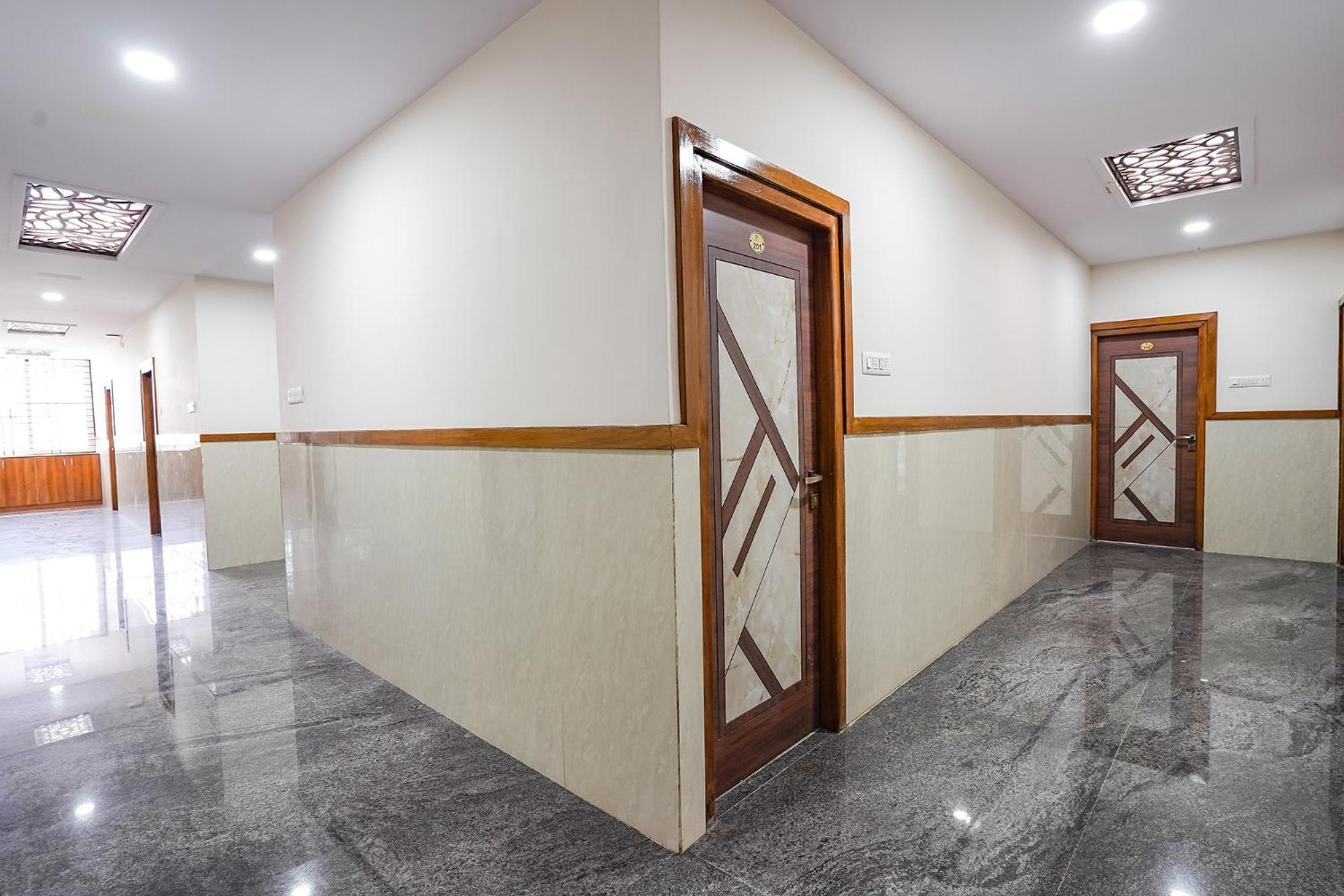 Fabhotel Platinum Palace - Nr Magadi Main Road Bengalúr Exteriér fotografie