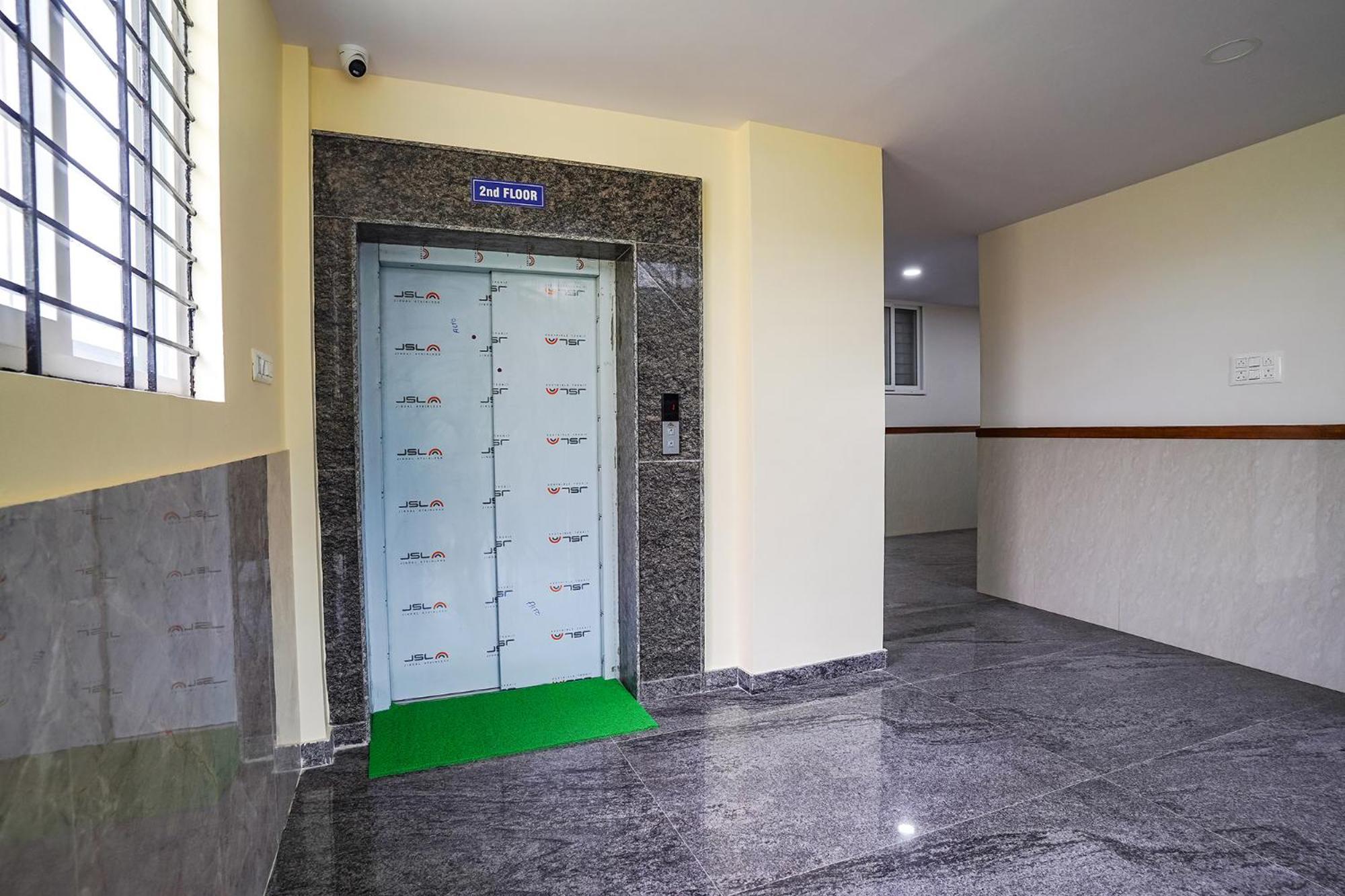 Fabhotel Platinum Palace - Nr Magadi Main Road Bengalúr Exteriér fotografie